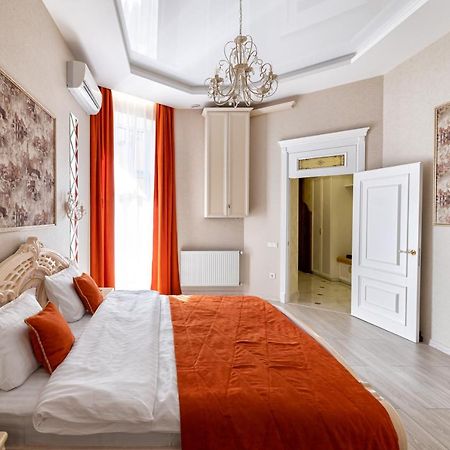 2 Bedroom Apartment Tykha Street City Center With Parking Place إلفيف المظهر الخارجي الصورة