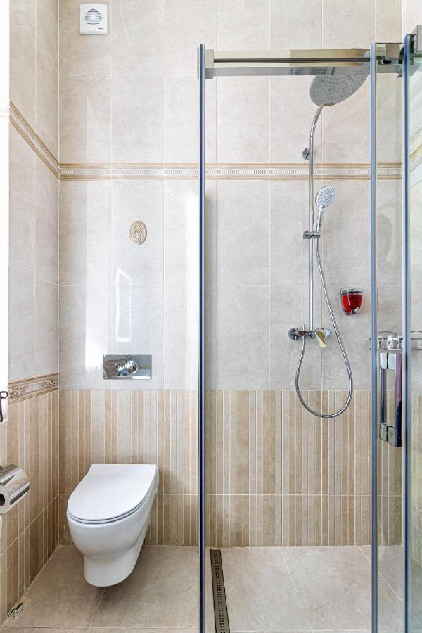 2 Bedroom Apartment Tykha Street City Center With Parking Place إلفيف المظهر الخارجي الصورة