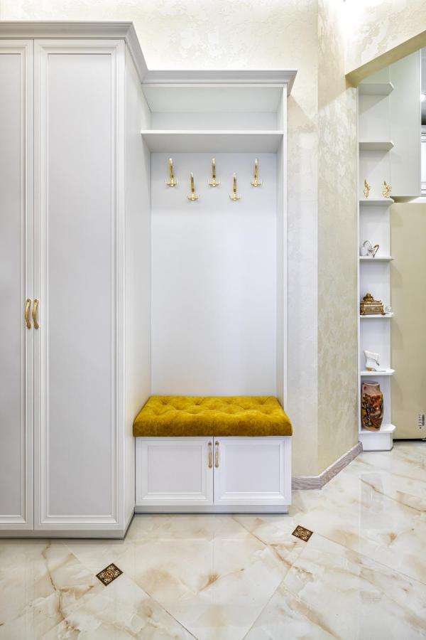 2 Bedroom Apartment Tykha Street City Center With Parking Place إلفيف المظهر الخارجي الصورة