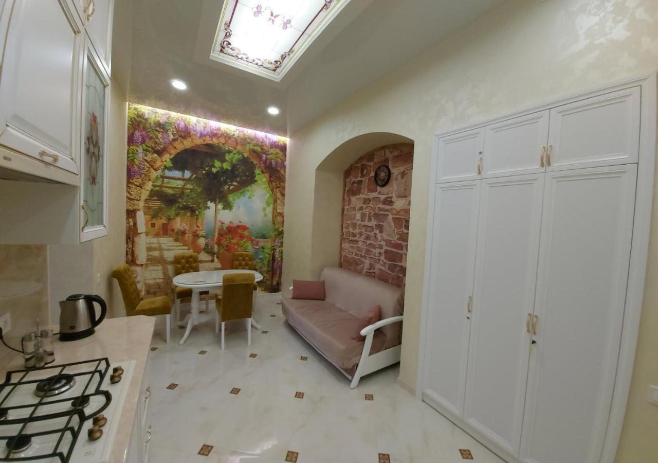 2 Bedroom Apartment Tykha Street City Center With Parking Place إلفيف المظهر الخارجي الصورة